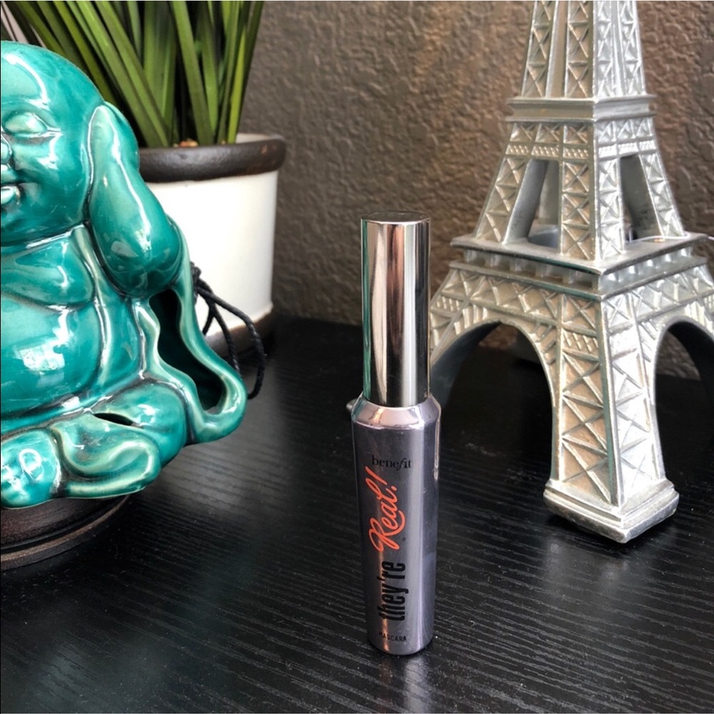 Benefit they’re real mascara black